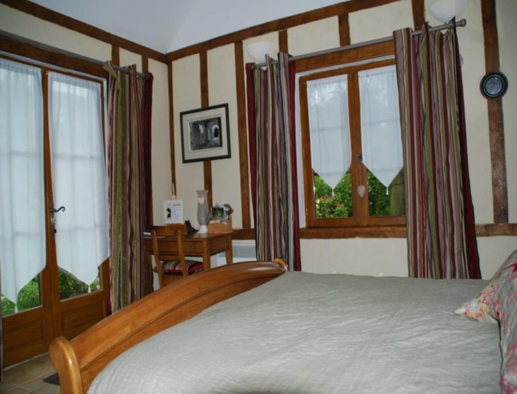 Chambres D'Hotes La Petite Flambee Le Tronquay  Room photo